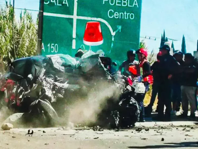 Conductor murió tras chocar contra segundo piso de la autopista México-Puebla