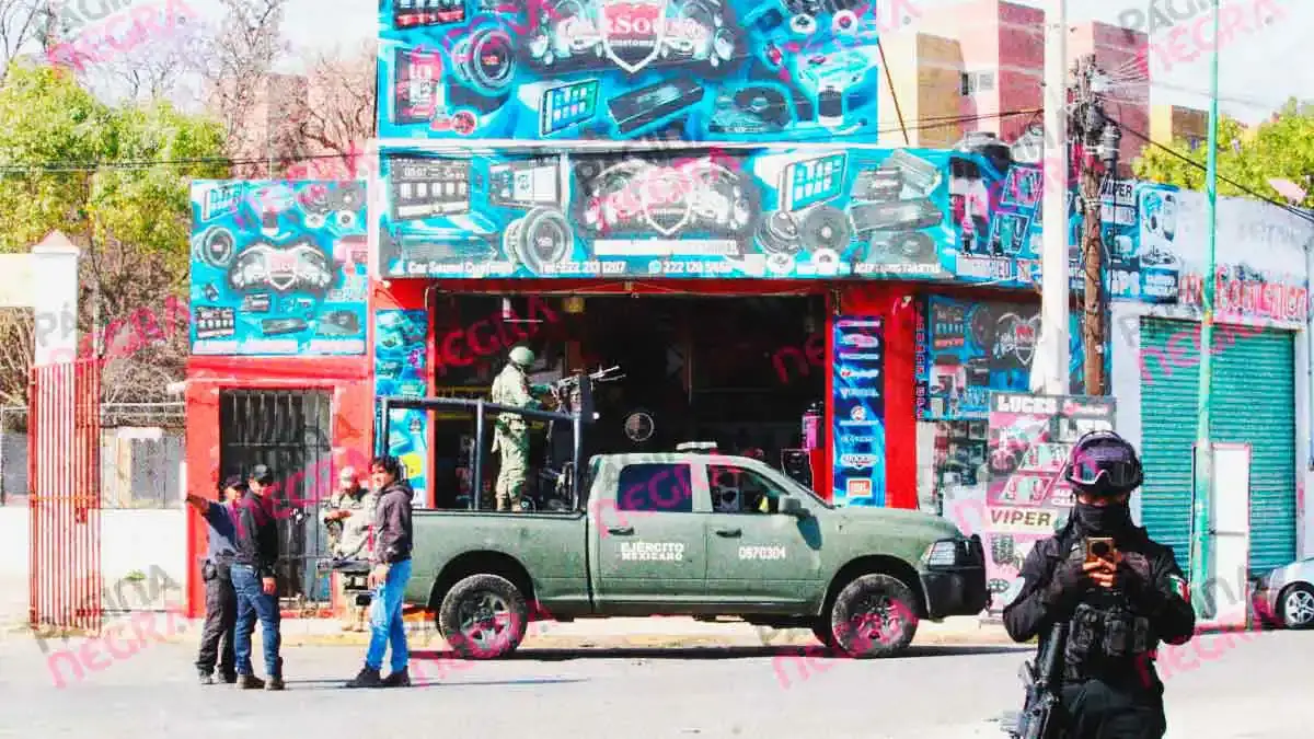 Fiscalía de Puebla asegura mercancía robada tras operativo en la 46 poniente