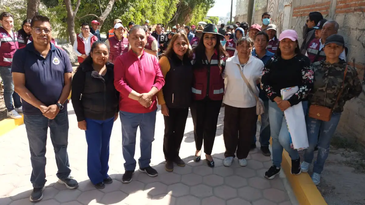 Con participación ciudadana, Tonantzin Fernández impulsa faena en Momoxpan