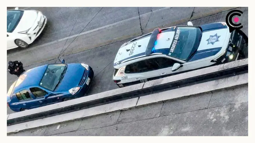 Automovilista es atacado a balazos en presunto asalto sobre la Vía Atlixcáyotl, Puebla; conductor resultó ileso