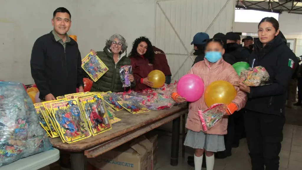 DIF San Pedro Cholula reconoce labor de trabajadores municipales
