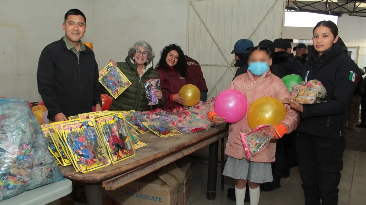 DIF San Pedro Cholula reconoce labor de trabajadores municipales