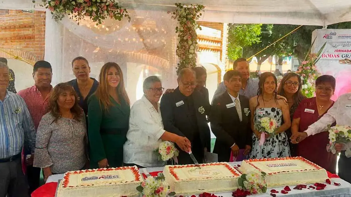 Medio siglo juntos, Samuel y María se casan en bodas gratuitas de San Andrés Cholula
