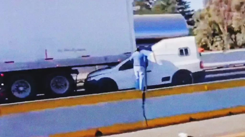 Copiloto de camioneta murió prensado por choque en la autopista Puebla-Orizaba en Amozoc