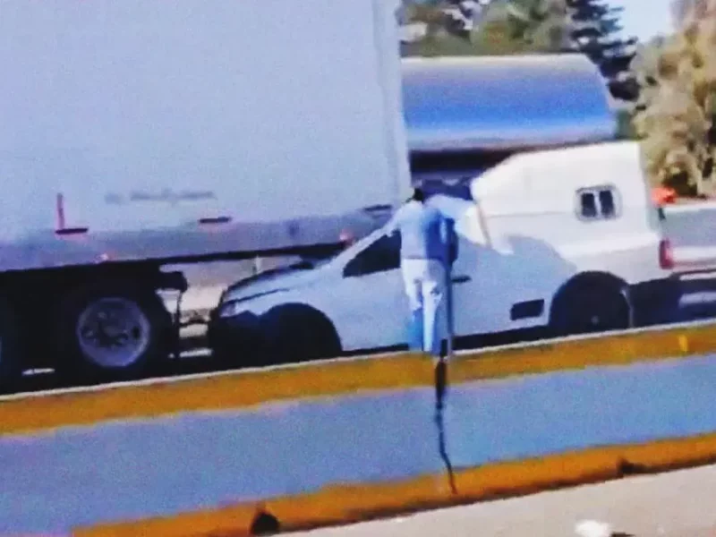 Copiloto de camioneta murió prensado por choque en la autopista Puebla-Orizaba en Amozoc