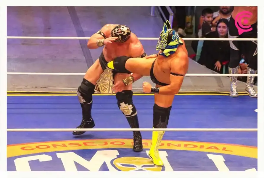 Cavernario y Gran Guerrero conquistan la estelar; Arena Puebla se rinde ante los rudos