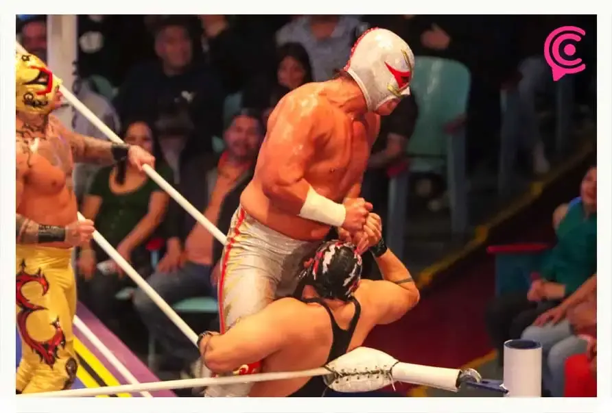 Cavernario y Gran Guerrero conquistan la estelar; Arena Puebla se rinde ante los rudos
