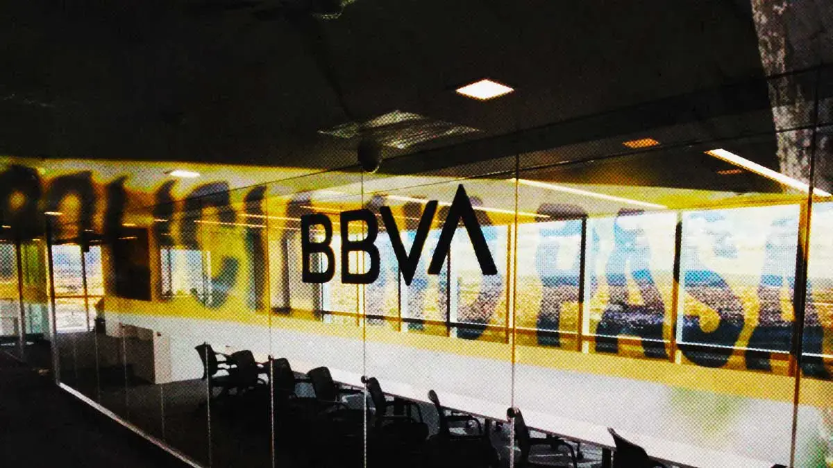 Delincuentes roban más de 200 mil pesos a cuentahabiente dentro de BBVA en Texmelucan, Puebla