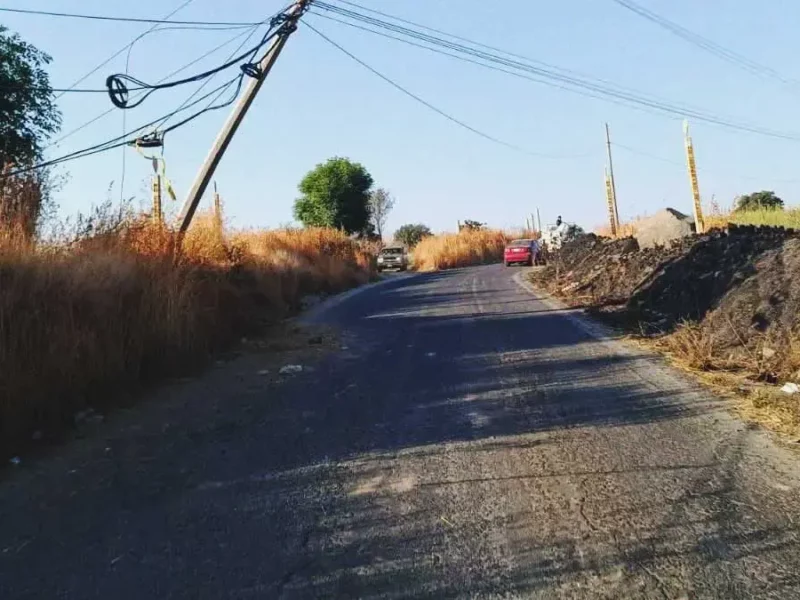 Jóvenes acusan de robo y extorsión a policías de San Jerónimo Tecuanipan