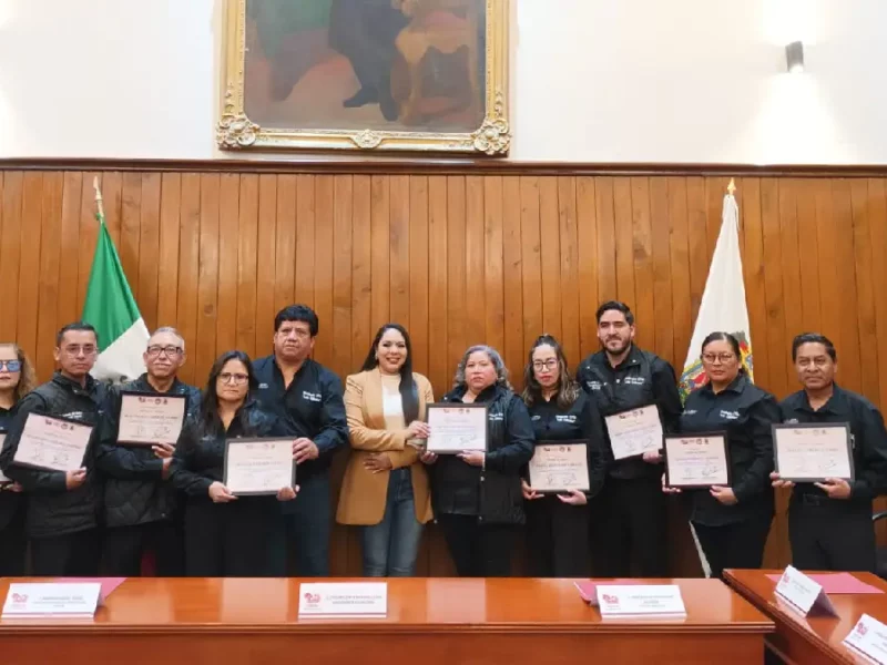 Entrega Tonantzin Fernández reconocimientos al mérito a personal sindicalizado
