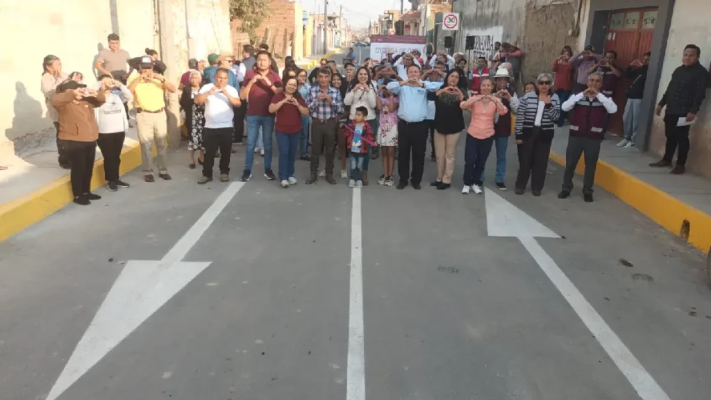 Entrega Tonantzin Fernández 2 rehabilitaciones de calles en San Matías Cocoyotla