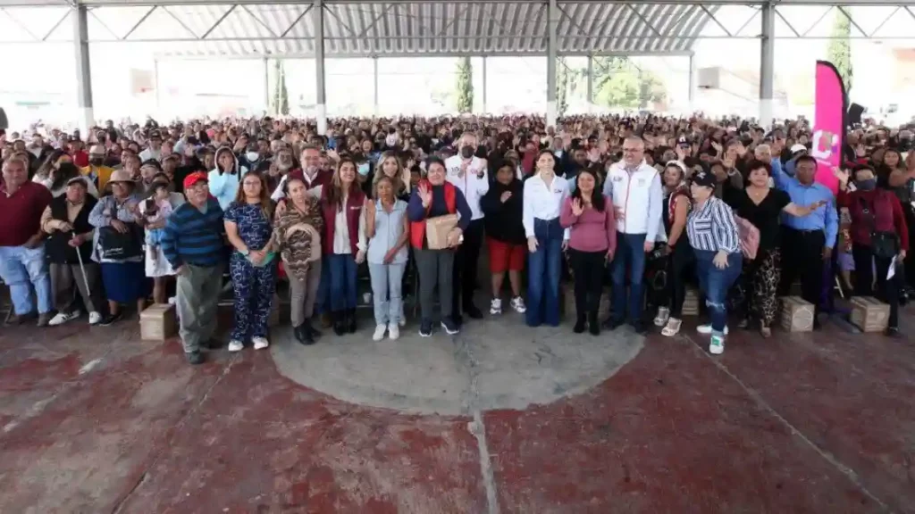 Pepe Chedraui y MariElise Budib entregan más de 7 mil despensas en Agua Santa