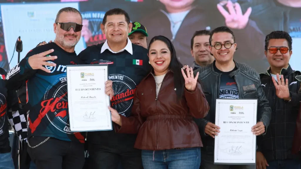 Alejandro Armenta y Tonantzin Fernández encabezan Mega Rodada con Causa en San Pedro Cholula