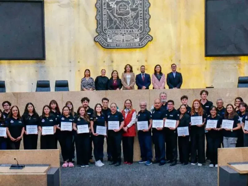 Nanosatélite Upaep monitoreará el volcán Popocatépetl; alumnos y profesores reciben premio del Congreso de Puebla