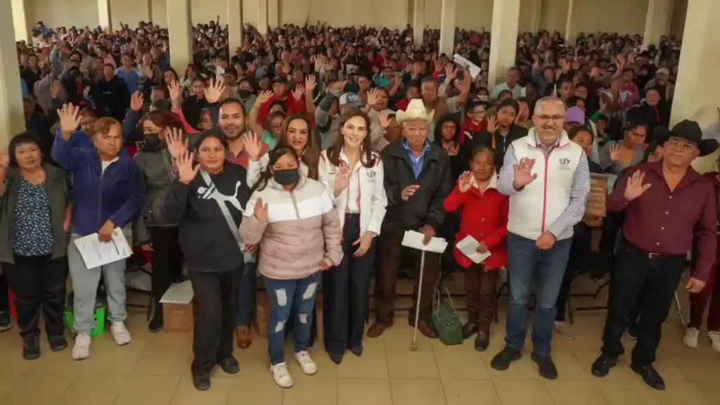 MariElise Budib brinda apoyos alimentarios a familias de San Francisco Totimehuacan