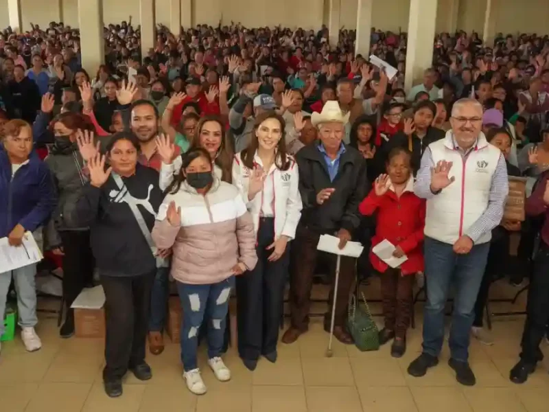MariElise Budib brinda apoyos alimentarios a familias de San Francisco Totimehuacan