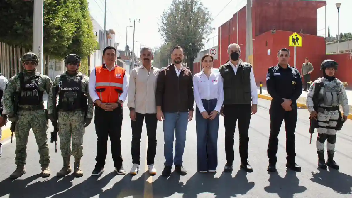 Entrega Pepe Chedraui rehabilitación vial en unidad habitacional Fovissste San Roque