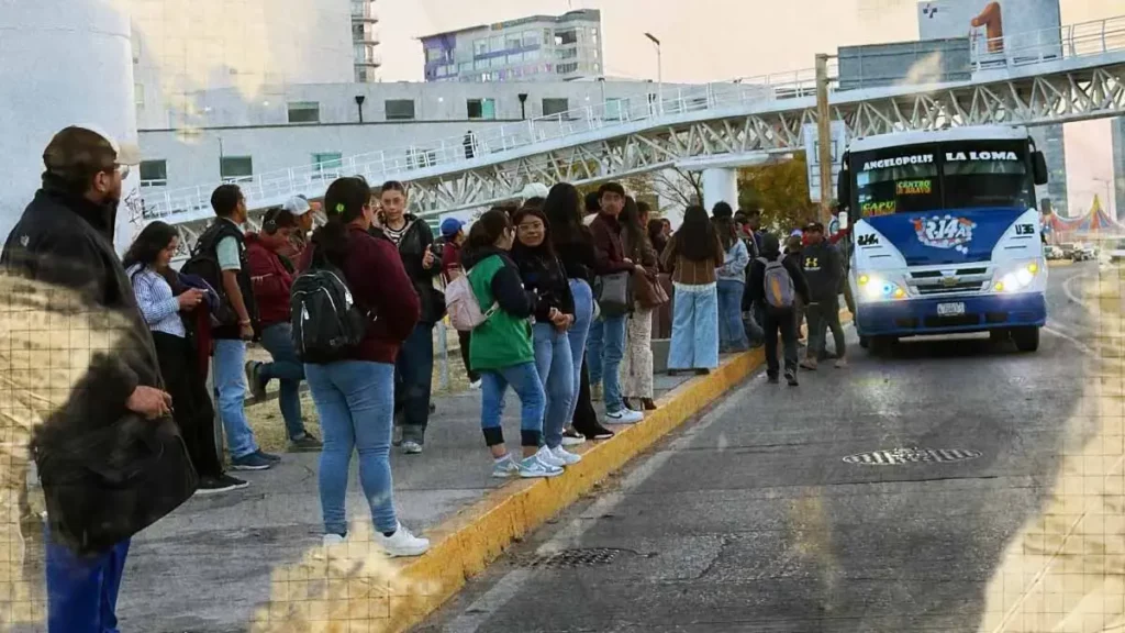Usuarios de transporte público, principales afectados por operativos de Movilidad en Puebla