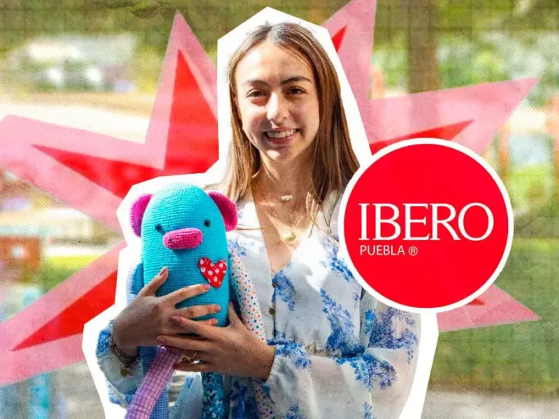 Alumna Ibero Puebla crea peluche que abraza y reconforta en momentos difíciles