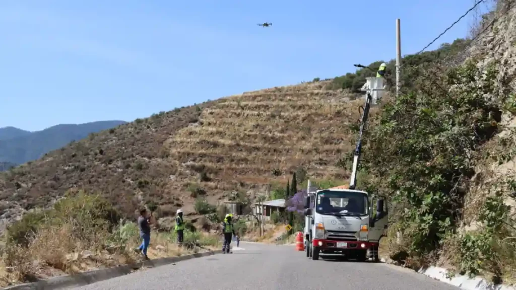 Tehuacán Brillando y Seguro avanza con acciones de iluminación en colonias y juntas auxiliares