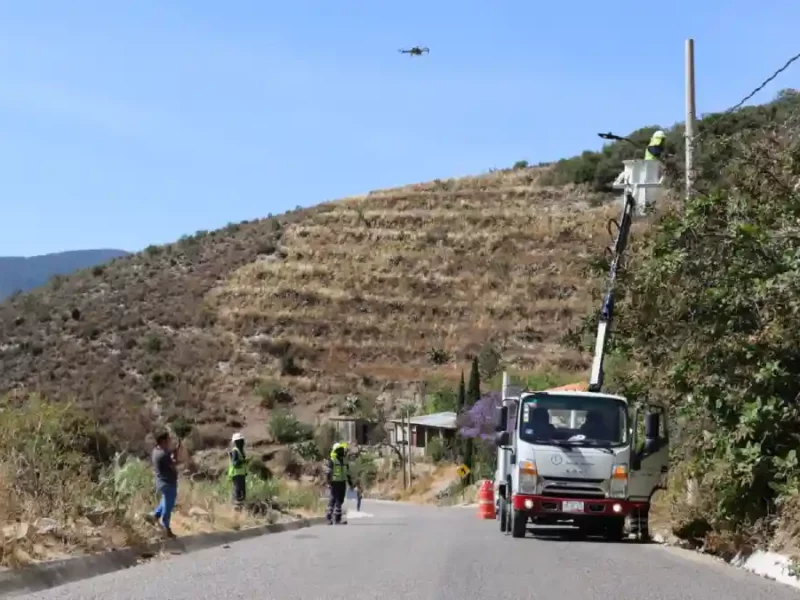 Tehuacán Brillando y Seguro avanza con acciones de iluminación en colonias y juntas auxiliares