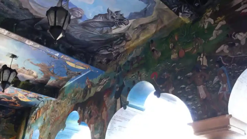 Dan mantenimiento a mural histórico del Palacio Municipal de Tehuacán; “Tehuacán y sus cinco regiones” luce renovado