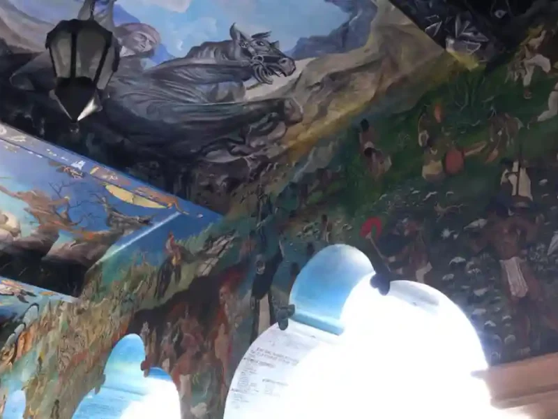 Dan mantenimiento a mural histórico del Palacio Municipal de Tehuacán; “Tehuacán y sus cinco regiones” luce renovado