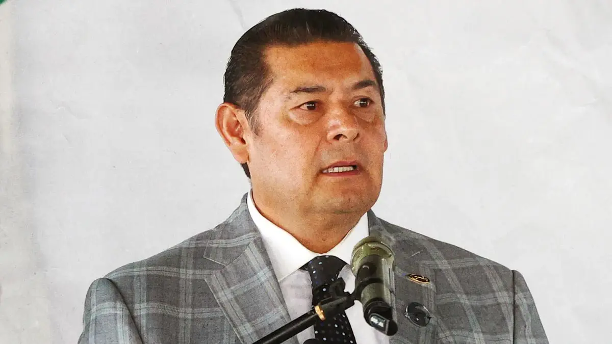 Alejandro Armenta va por construcción de trenes ligeros Puebla-Atlixco y Puebla-Tlaxcala