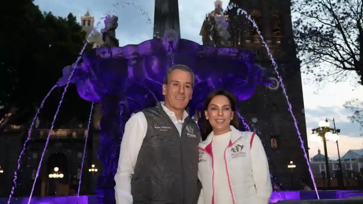 Impulsa Pepe Chedraui Mujeres que Brillan con iluminación violeta de las fuentes de la ciudad por el Día de la Mujer