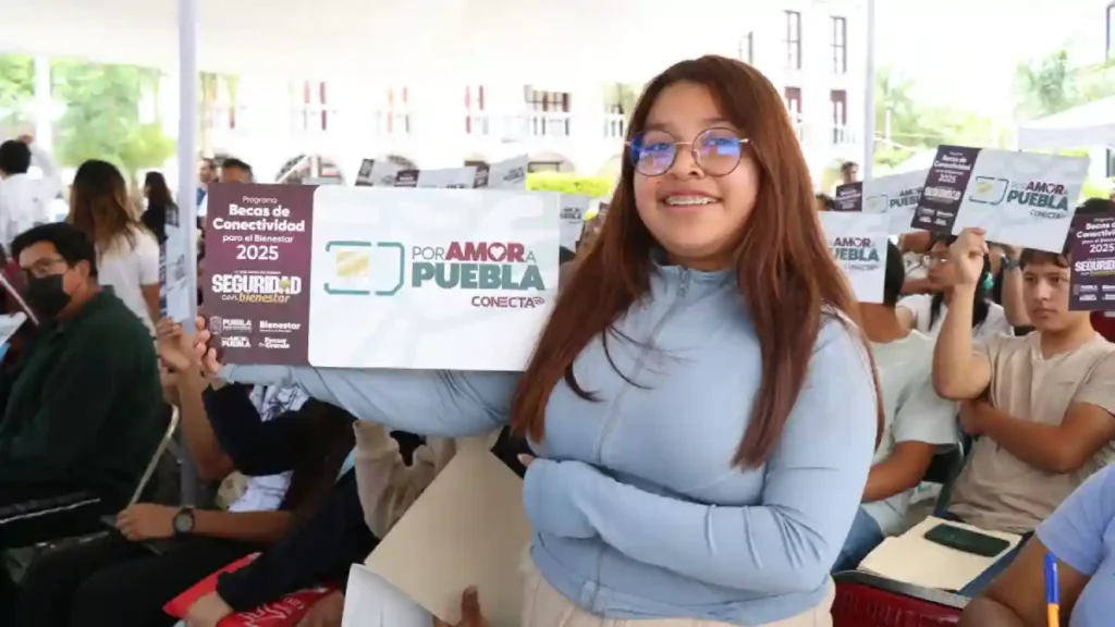 Educación es un derecho, no un privilegio, afirma Laura Artemisa, llama a inscribirse a Becas de Conectividad