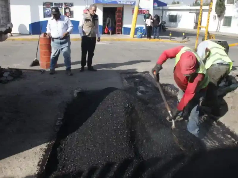Continúa Pepe Chedraui con supervisión a trabajos de bacheo por diferentes zonas de la ciudad