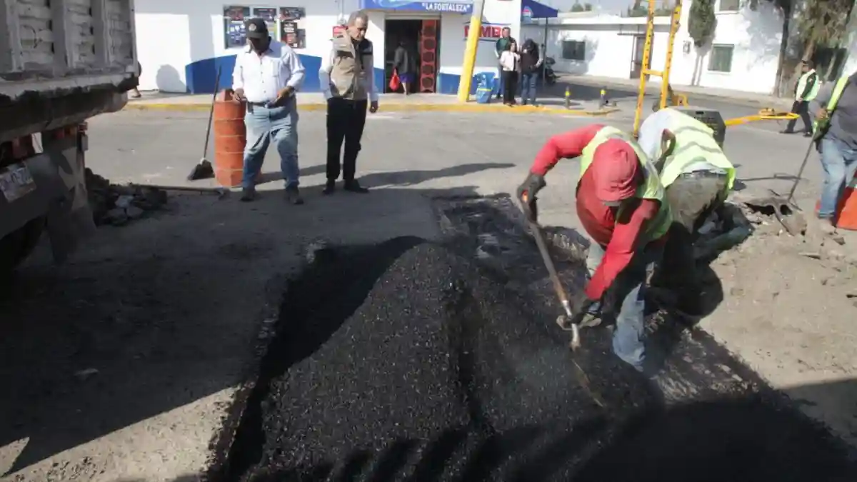 Continúa Pepe Chedraui con supervisión a trabajos de bacheo por diferentes zonas de la ciudad