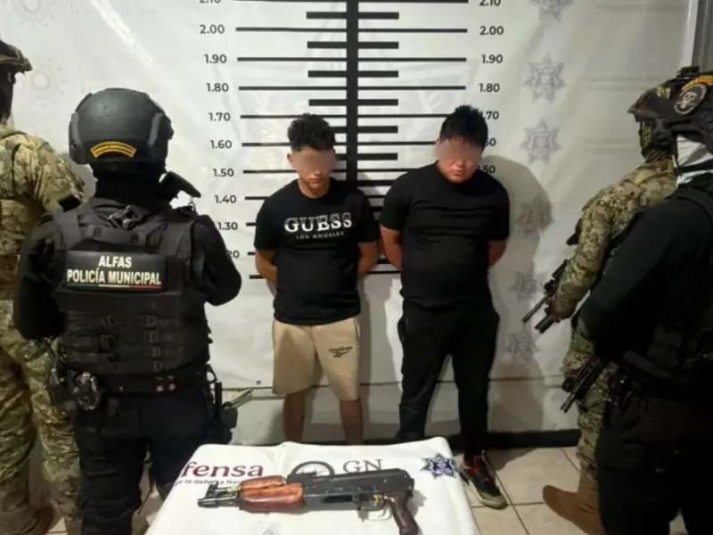 Aseguró policía de Texmelucan a dos sujetos con arma de fuego en libramiento a San Juan Tuxco