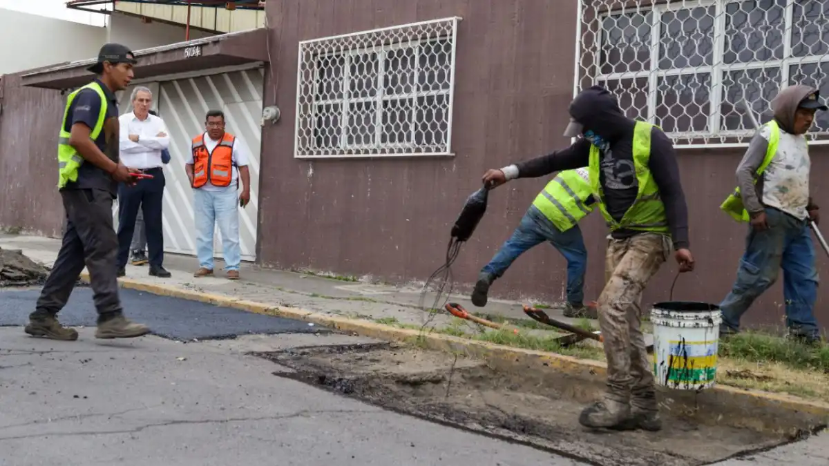 Avanza Gobierno de Pepe Chedraui con la Campaña Capitalina Bacheando Puebla