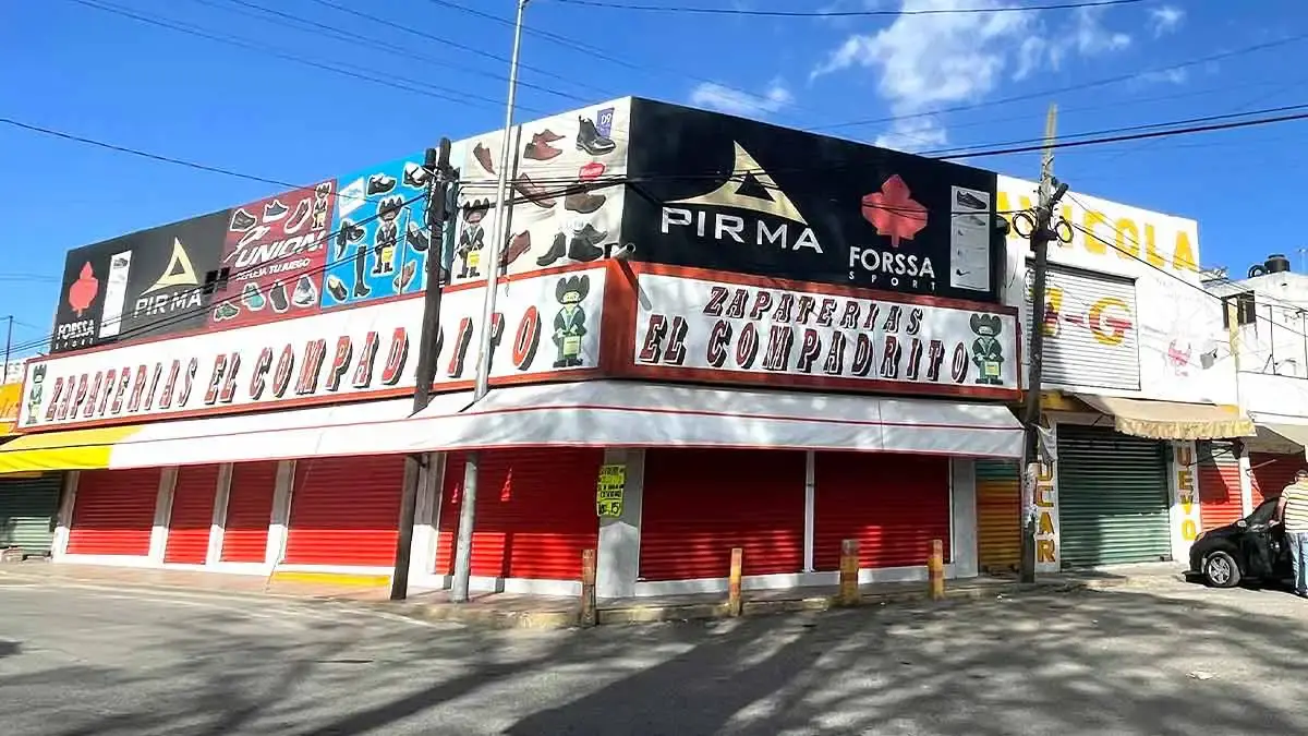 Persiste venta clandestina de alcohol en el Mercado Morelos pese a operativos