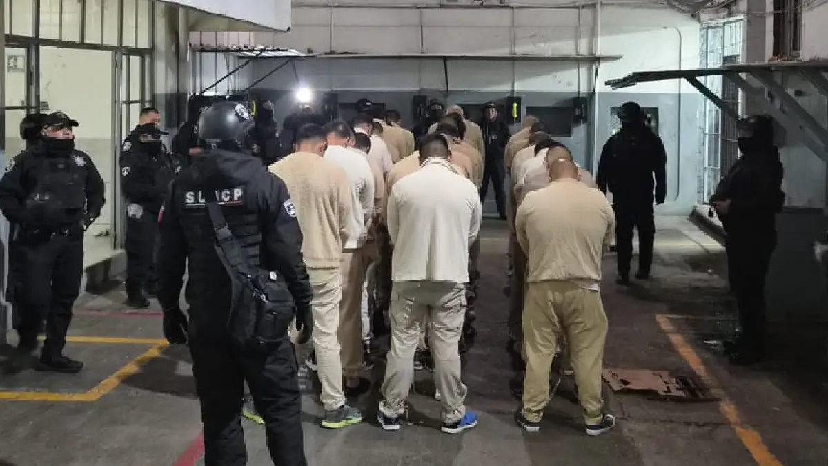 Operativo interinstitucional garantiza traslado ordenado en el Centro Penitenciario Regional de San Pedro Cholula