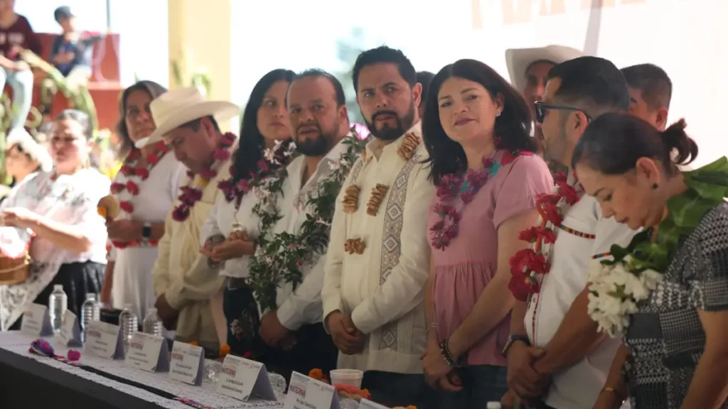 Zacatlán conmemora el Día de la Lengua Materna: “ser bilingüe es una regalo de nuestra cultura”, afirma Bety Sánchez