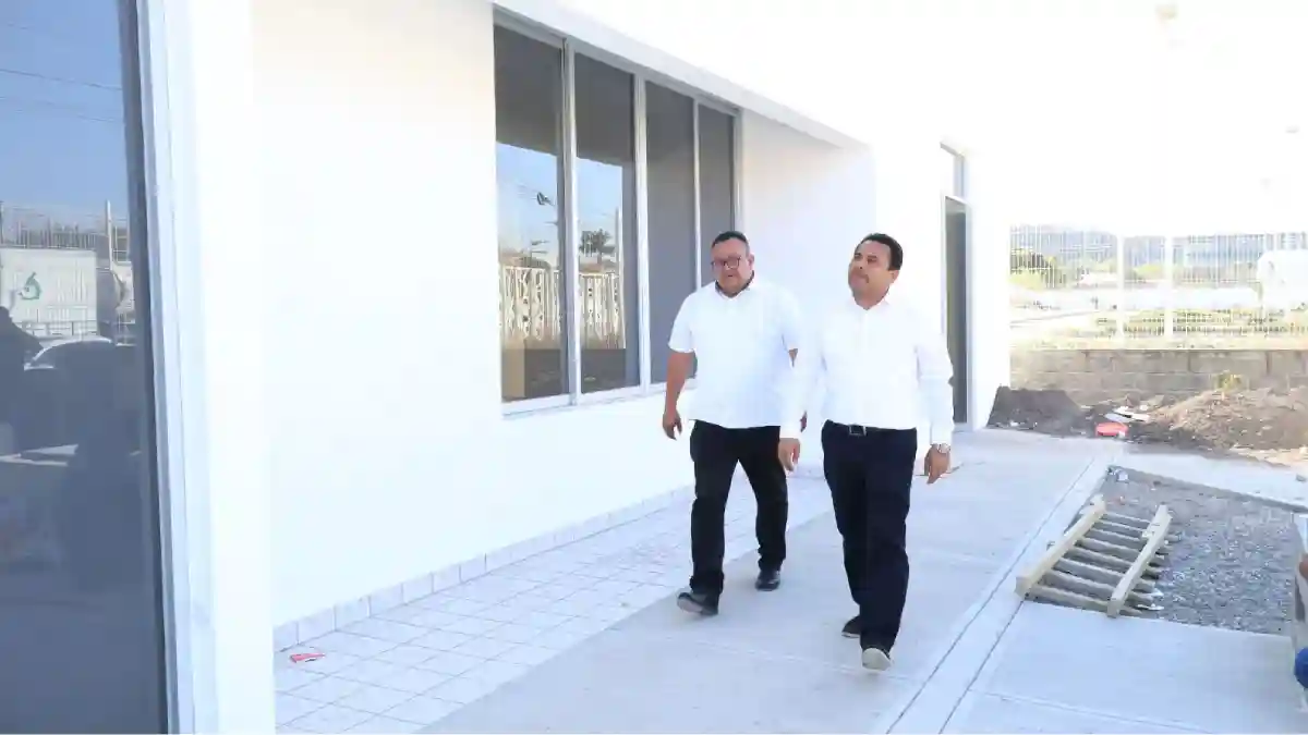 Alejandro Barroso supervisa albergue del Hospital de la Mujer; obra supera el 90% y está por inaugurarse