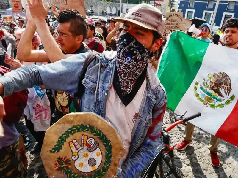 Supuestos ambientalistas y alumnos de la BUAP agredieron a funcionarios durante manifestación en Casa Aguayo
