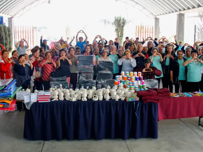 Gobierno de San Pedro Cholula fortalece talleres en Casa del Abue