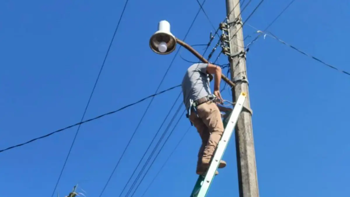 Con el programa #ZacatlánIluminado, hay más luz y seguridad en colonias, barrios y juntas auxiliares