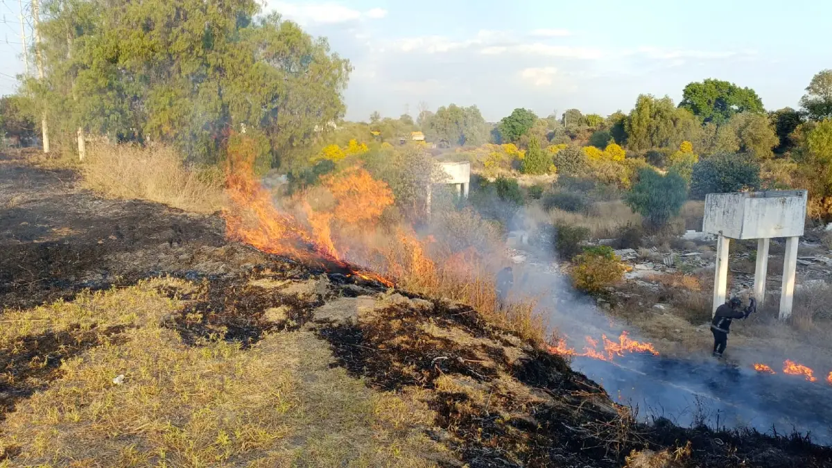 Intervención oportuna de bomberos evita mayores daños por incendios en Texmelucan