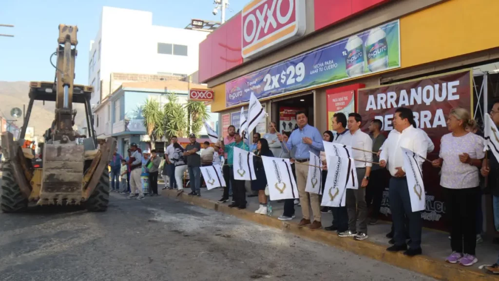 Inicia rehabilitación de drenaje y red de agua en el centro de Tecamachalco