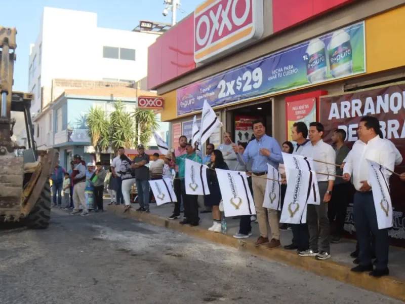 Inicia rehabilitación de drenaje y red de agua en el centro de Tecamachalco