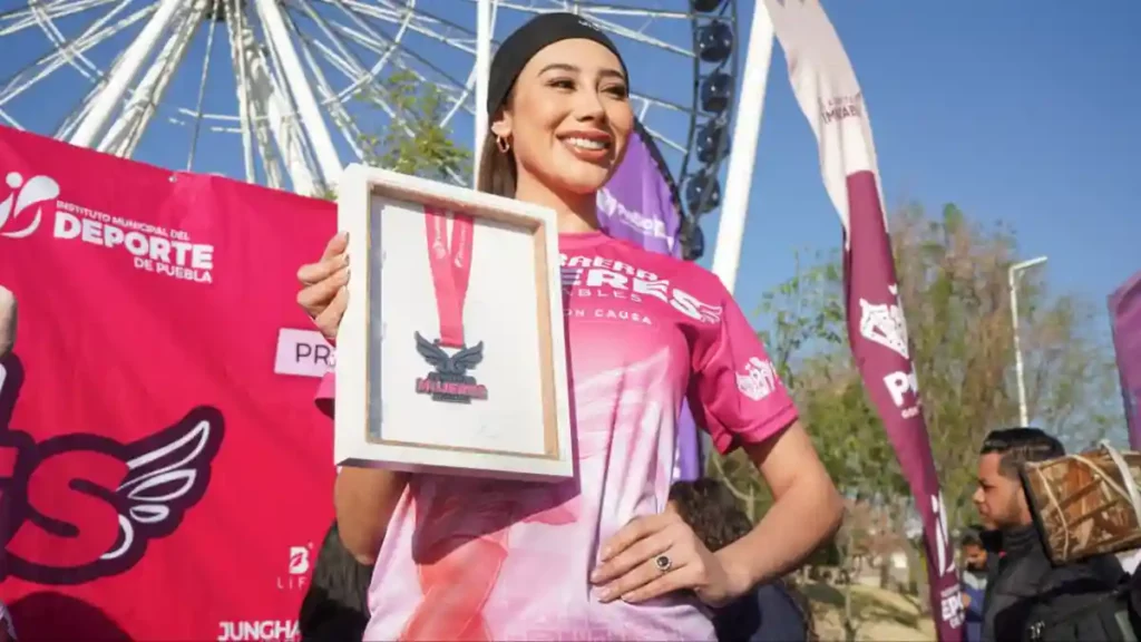 Presenta Gobierno de Pepe Chedraui medalla y playera de la 2ª edición de la “Carrera Mujeres Imparables”