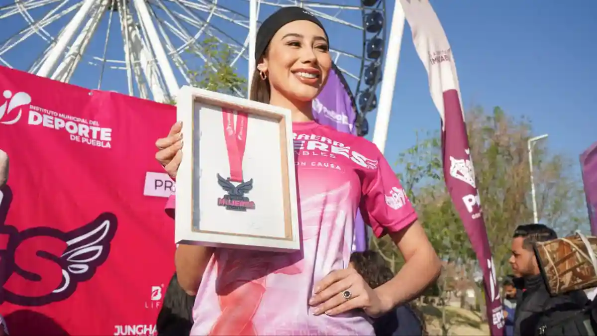 Presenta Gobierno de Pepe Chedraui medalla y playera de la 2ª edición de la “Carrera Mujeres Imparables”