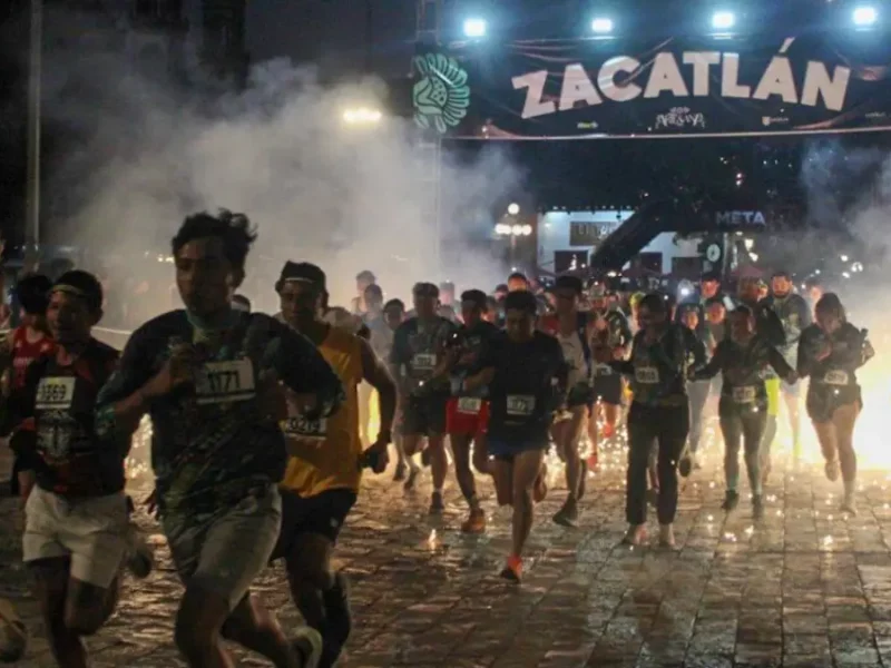 Carrera Nocturna de Artesana reúne a mil 500 corredores de todo el país: fue la mejor