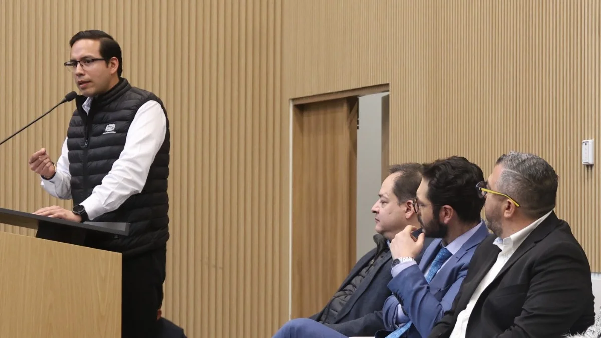 Presentan en el Congreso del Estado el libro Del sur al sueño: La epopeya de la migración poblana