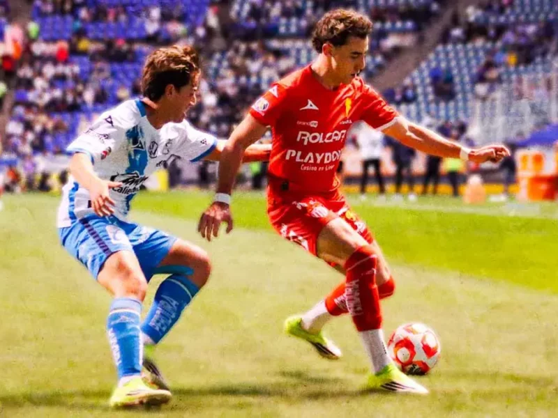 Con un jugador de más, Club Puebla rescata empate ante Necaxa