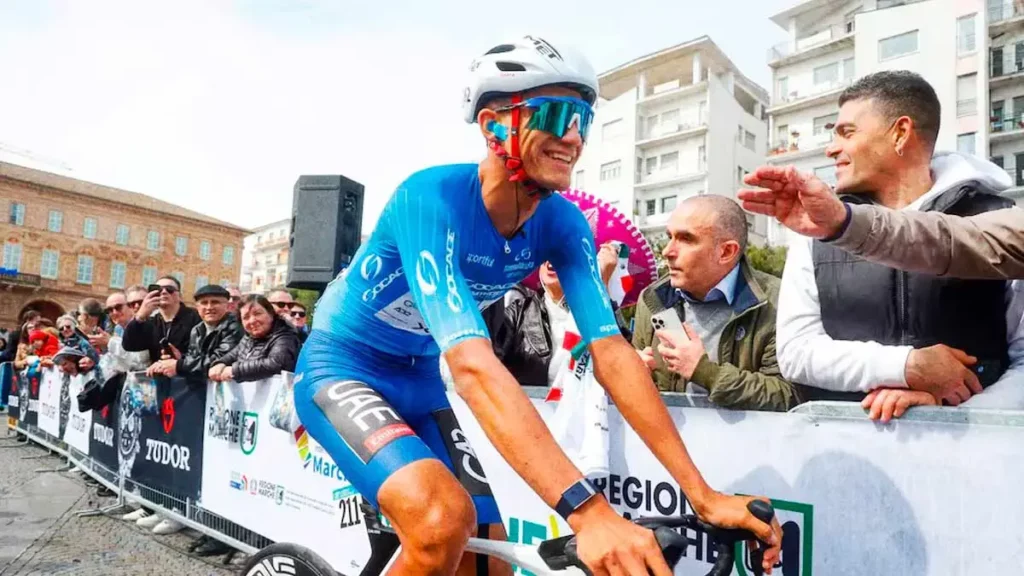 Isaac del Toro hace historia al ganar el Tirreno Adriático 2026
